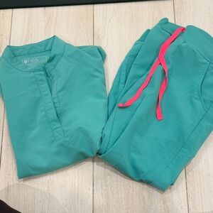 Figs Surgical Green Scrub Set
